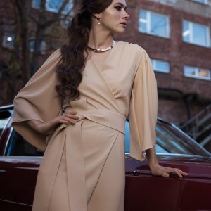 Sukienka kopertowa nude z wiązaniem